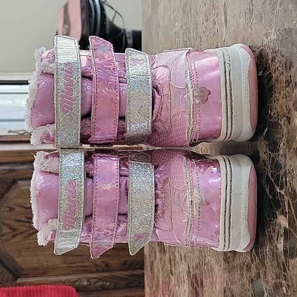 🩷 Girls Minnie Mouse Snow Boots 👢 😍 - Picture 1 of 13